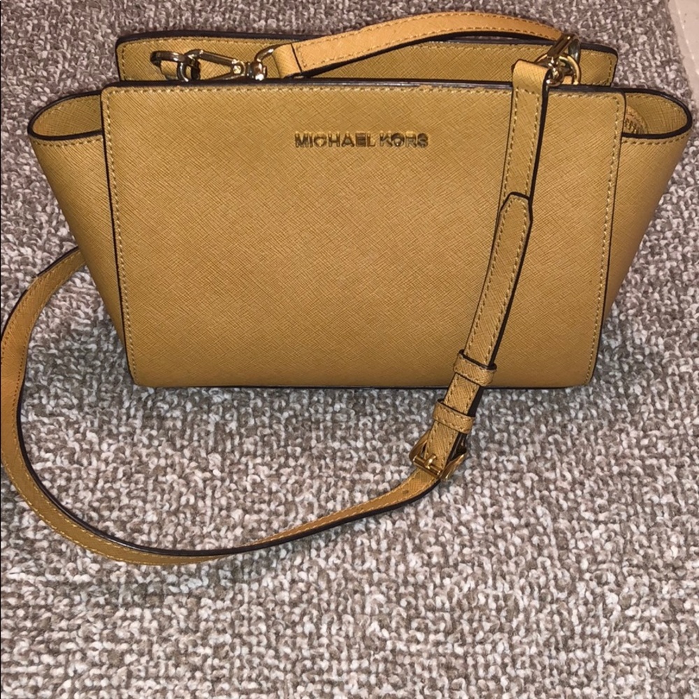 Michael Kors Crossbody